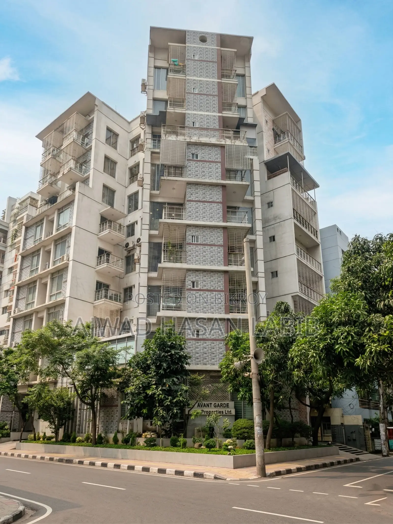 4bdrm Apartment in Uttara for Sale