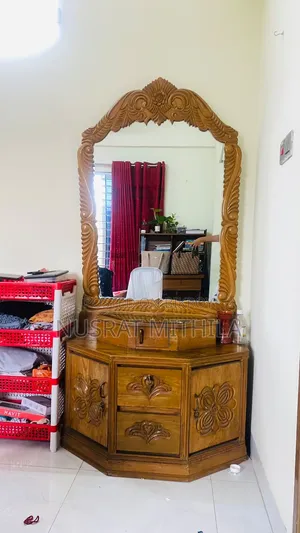 Used Dressing Table, No Damage, Selling because I am buying a new one.