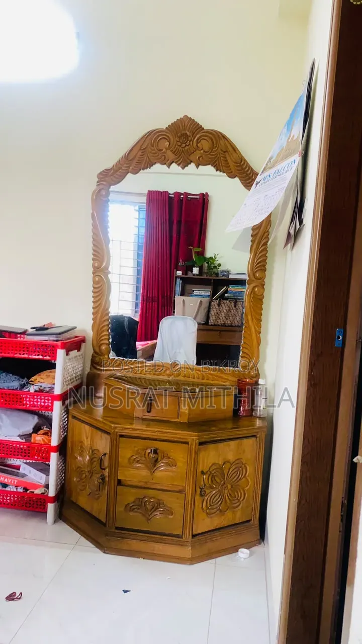Used Dressing Table, No Damage, Selling because I am buying a new one.
