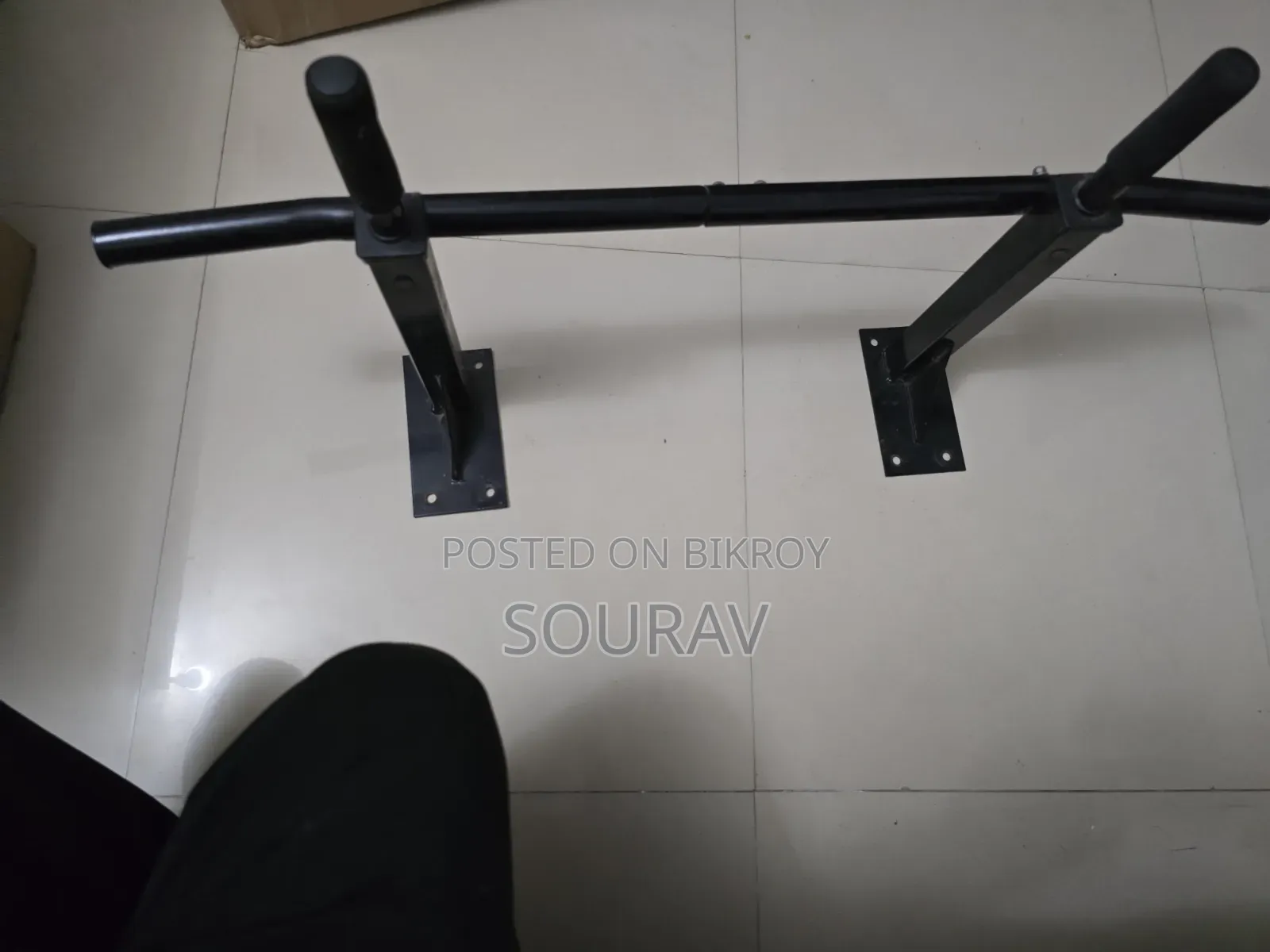 Wall Mounted Pull Up Bar