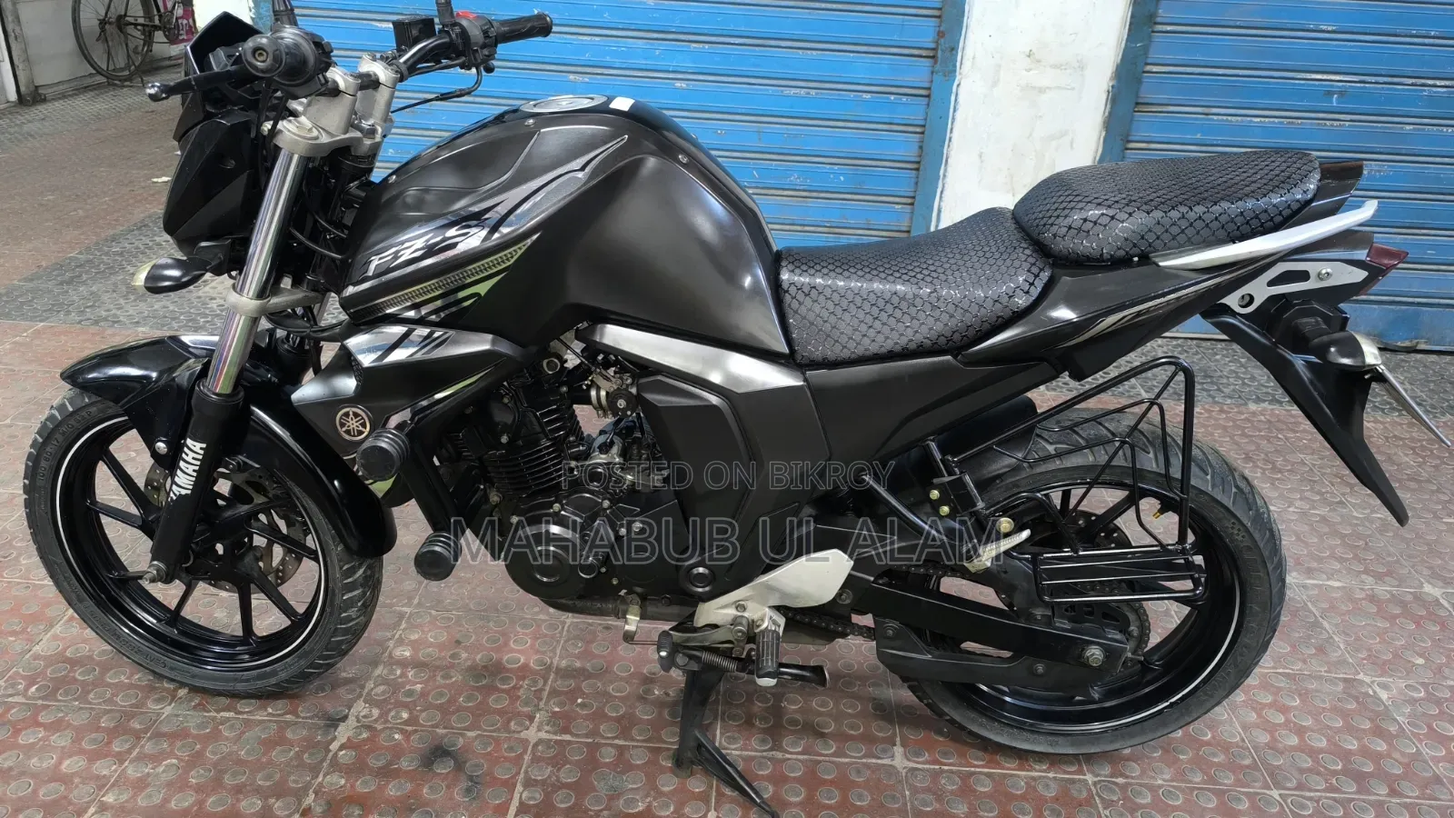 Yamaha FZ6 2025 Black
