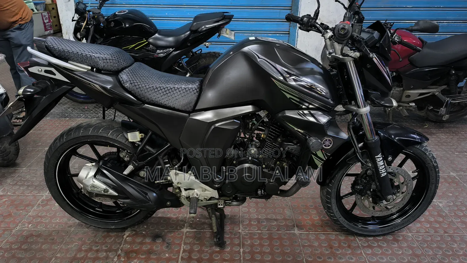 Yamaha FZ6 2025 Black
