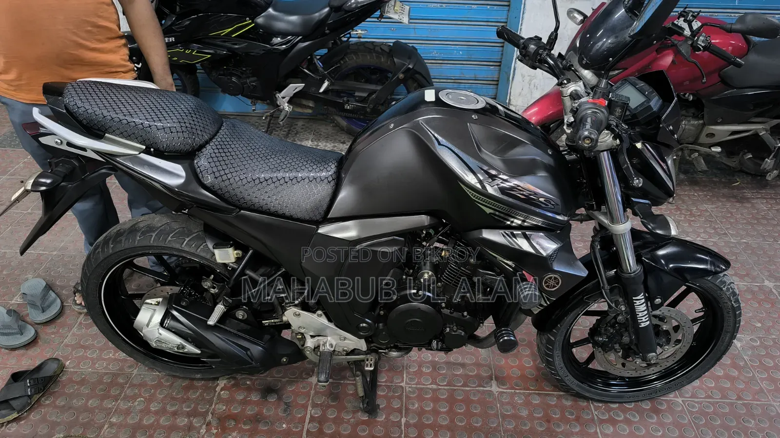 Yamaha FZ6 2025 Black