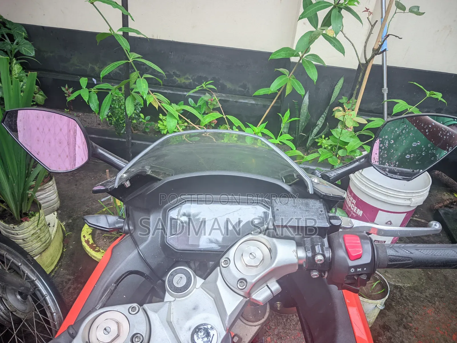 লুকিং গ্লাস বিক্রি হবে। ফুল ফ্রেশ কন্ডিশন