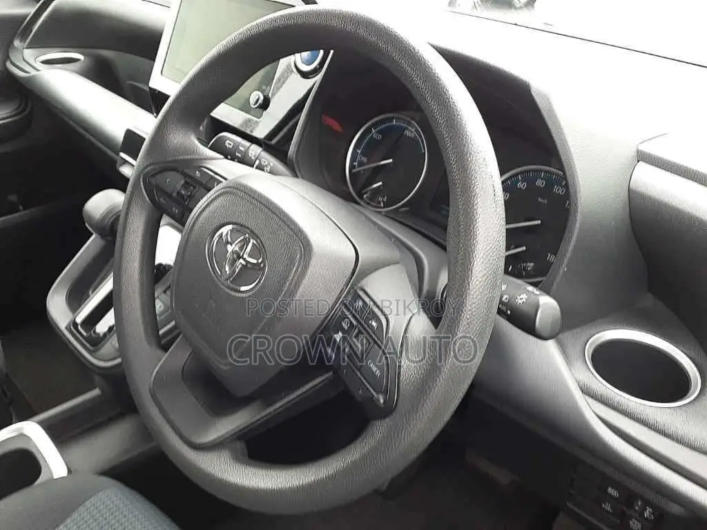 Toyota Noah 2022 Pearl