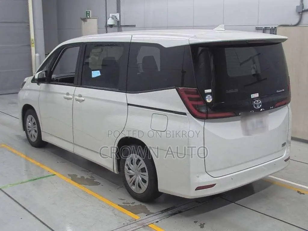 Toyota Noah 2022 Pearl