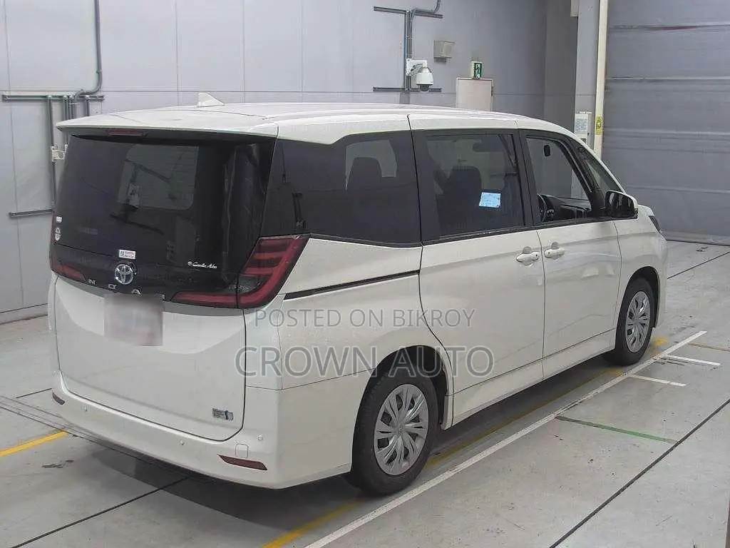 Toyota Noah 2022 Pearl