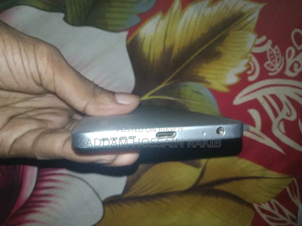 Infinix Hot 60i 128 GB Silver