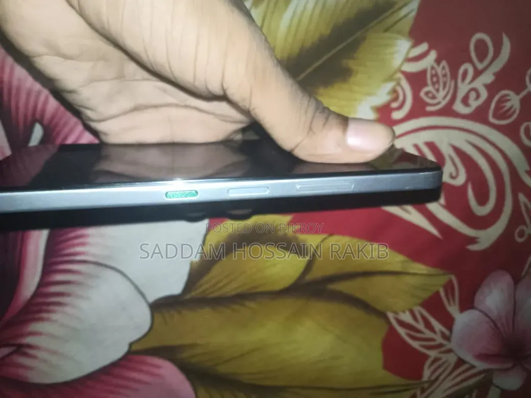 Infinix Hot 60i 128 GB Silver