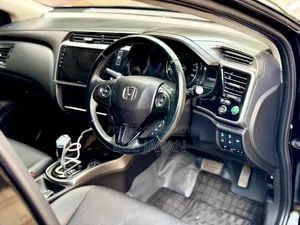 Honda Grace 2018 Black