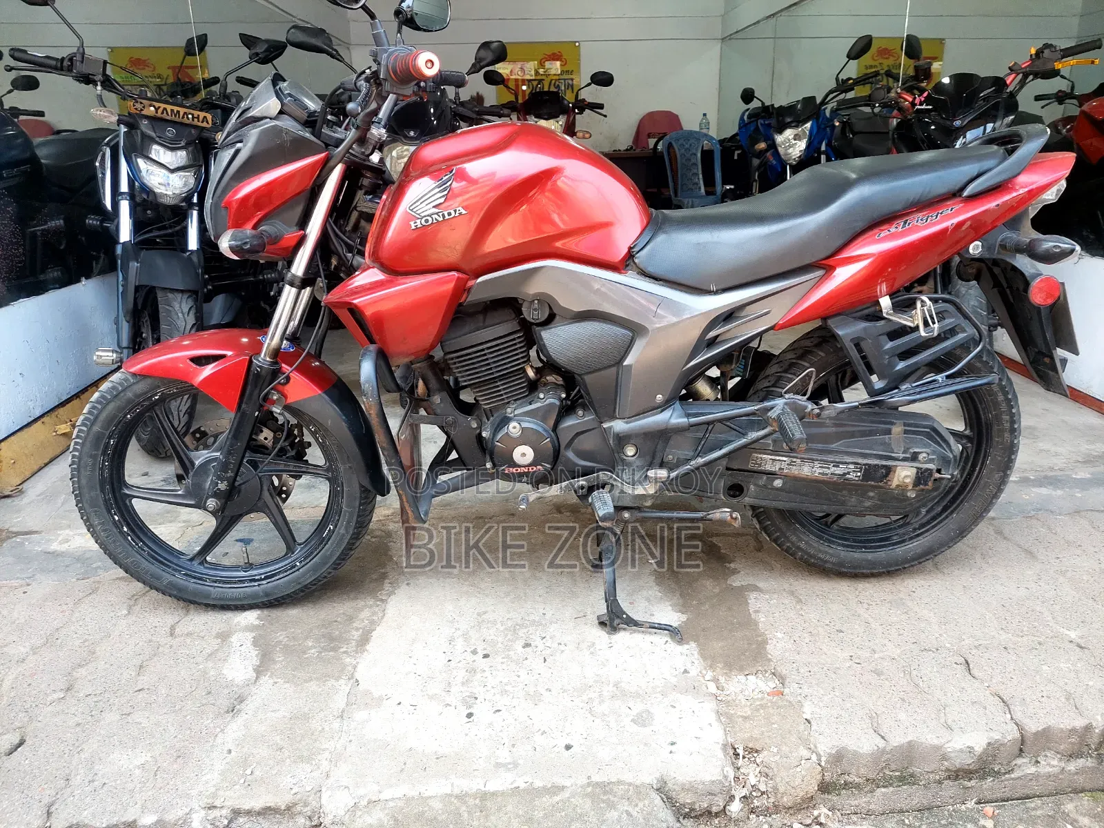 Honda CB 2017 Red