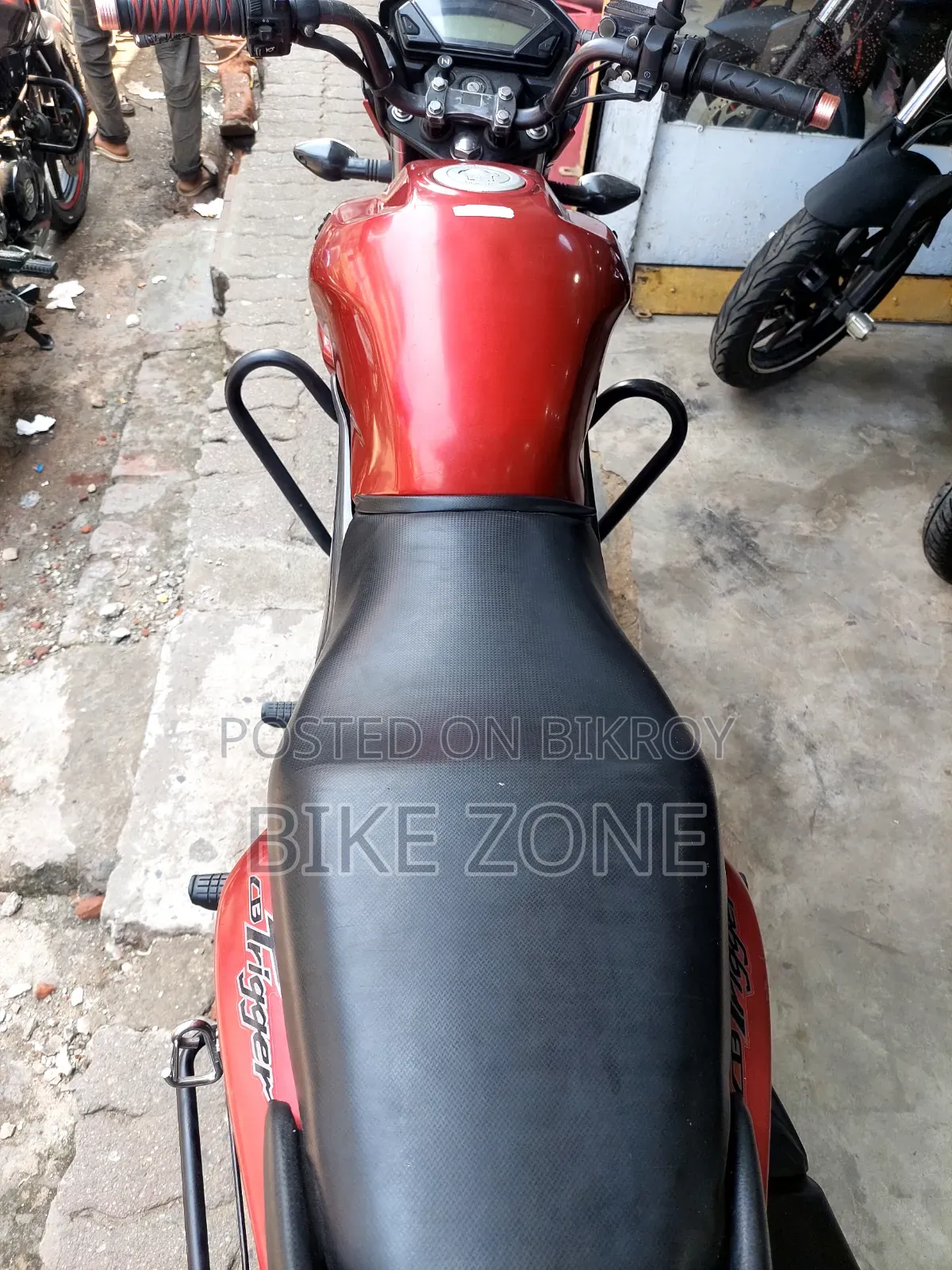 Honda CB 2017 Red
