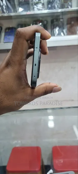 রিয়েলমি ১২ ৫জি ১২৮ জিবি নীল