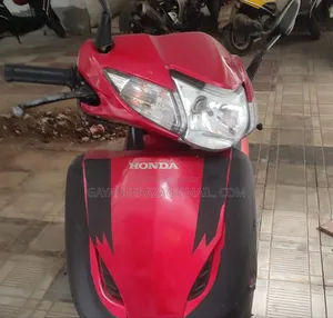 Honda 2011 Red