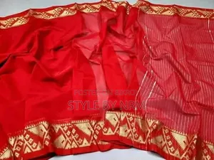 অফার প্রাইজে পাবেন শাড়ি