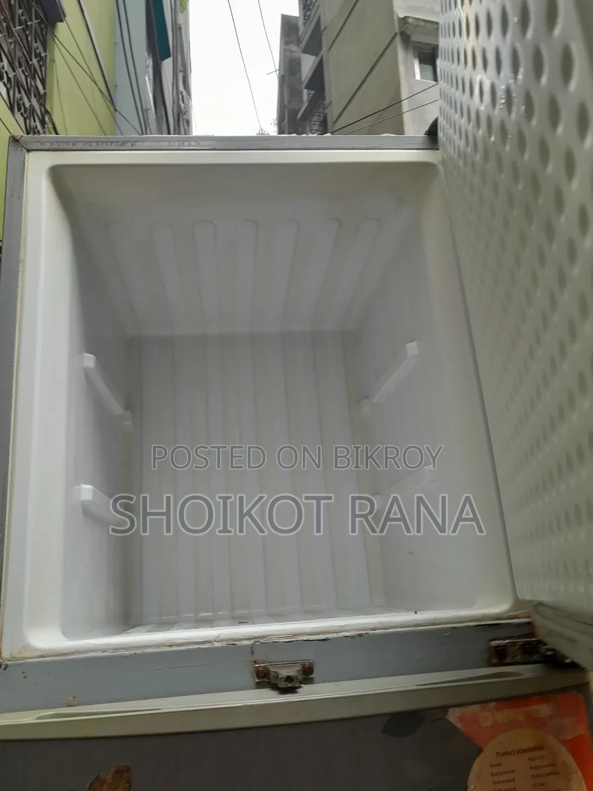 A very good fridge, still fresh, you can come and see it