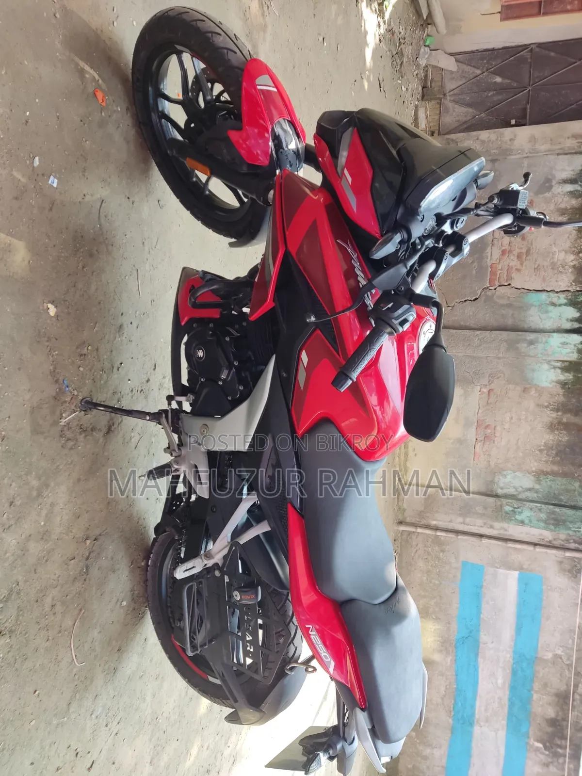 Bajaj Pulsar N250 2023 Red