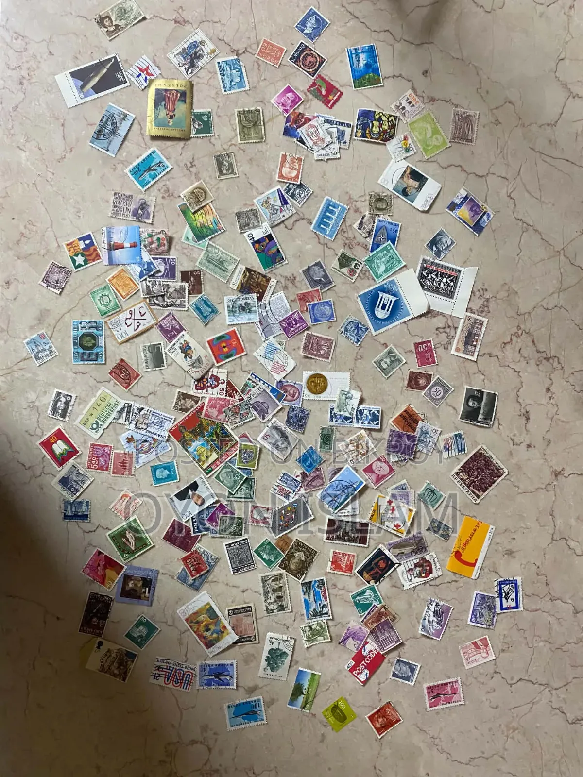 100 Pieces World-wide Stamps