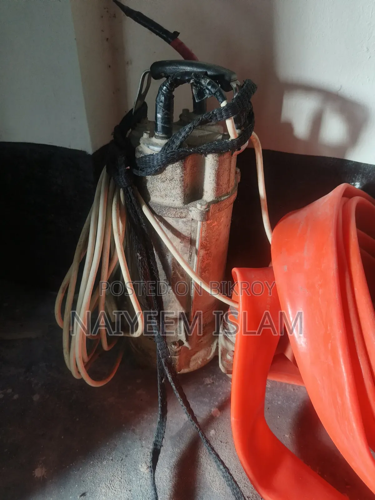 2.5 HP Submersible Pump for sale with 60ft 2-inch pipe