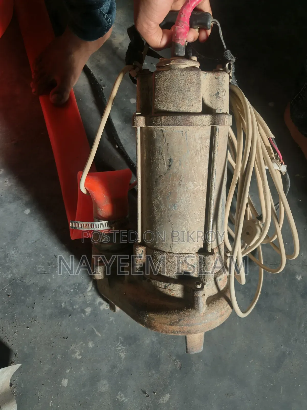 2.5 HP Submersible Pump for sale with 60ft 2-inch pipe