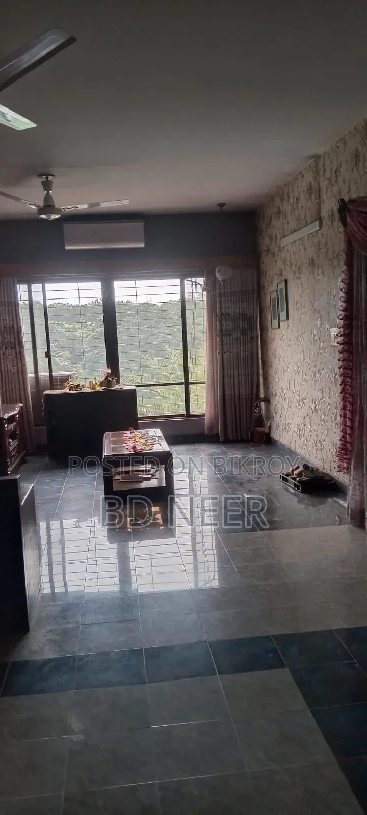 Semi Furnished 2500 Sq Ft Office For Rent In Gulshan-2