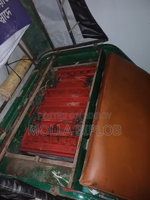মোটরসাইকেল ২০২১ লাল