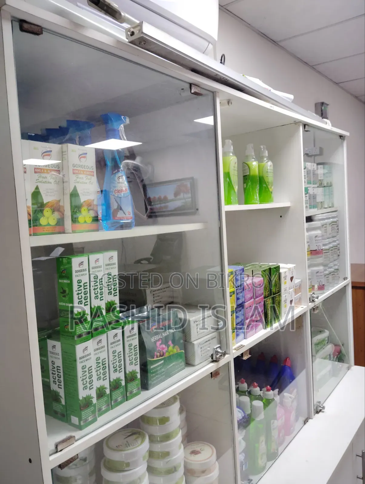 High-Quality Display Cabinet Showcase Plywood Glass Sliding Door