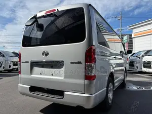 Toyota HiAce 2021 Silver