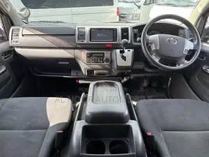 Toyota HiAce 2021 Silver