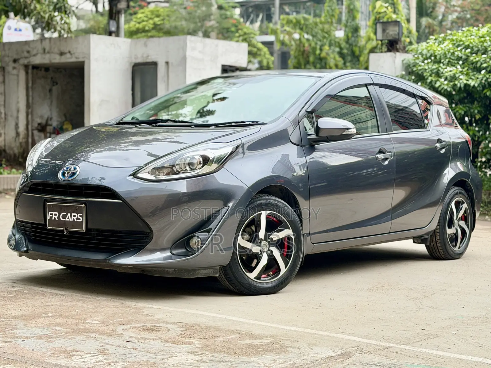 Toyota Aqua 2017 Gray