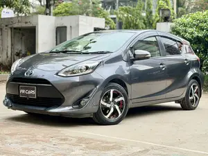 Toyota Aqua 2017 Gray