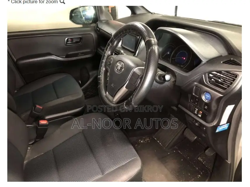 Toyota Noah 2021 Silver