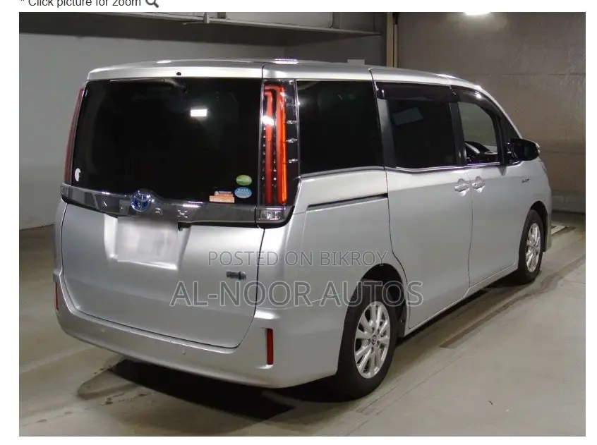 Toyota Noah 2021 Silver