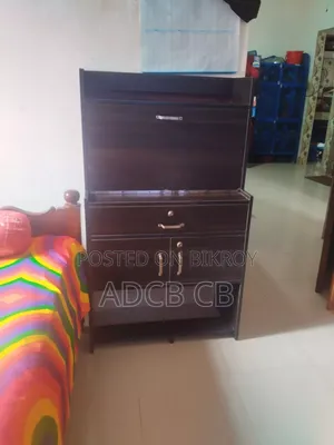 ফোল্ডিং টেবিল