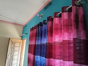 21 pieces of curtains like new