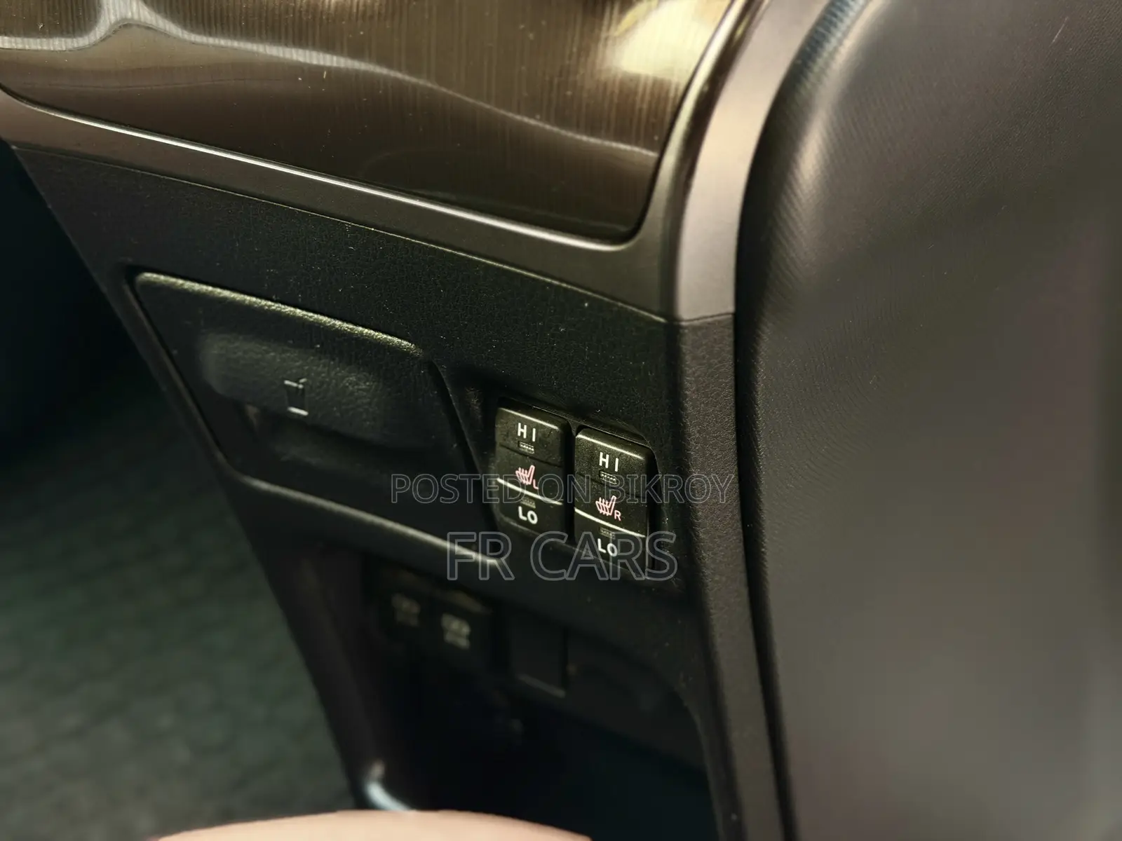 Toyota Esquire 1.8 FWD Hybrid (7 Seater) 2018 Purple