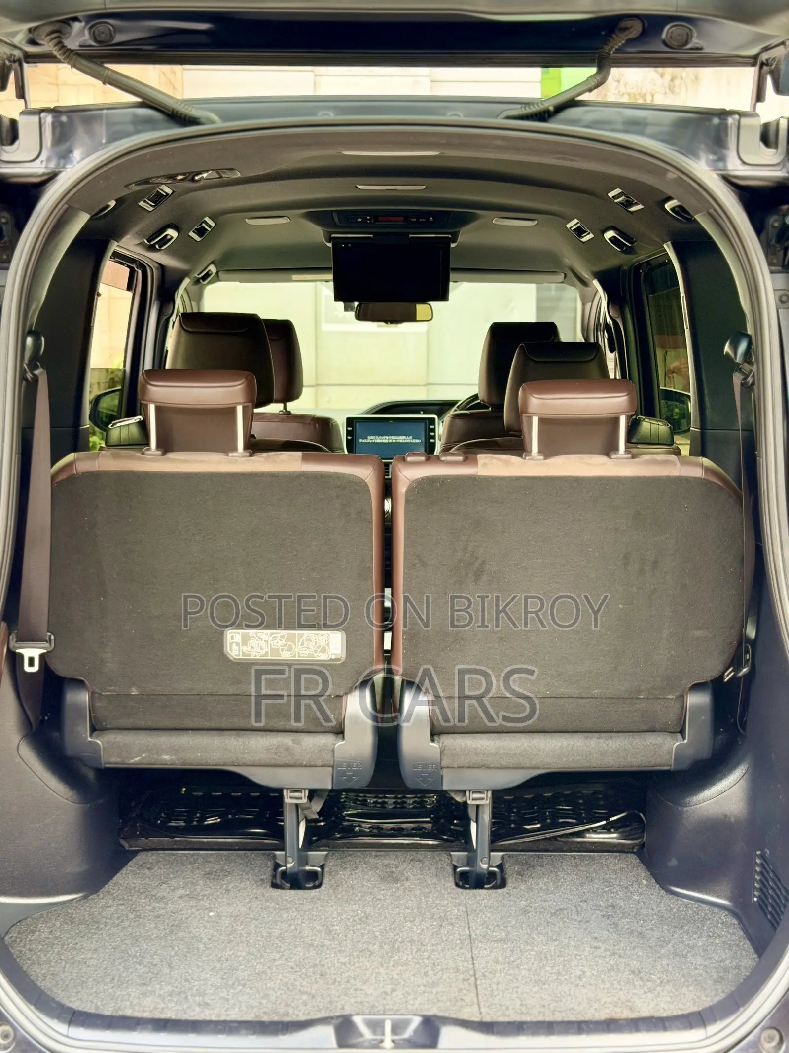 Toyota Esquire 1.8 FWD Hybrid (7 Seater) 2018 Purple