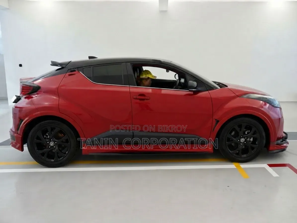 Toyota C-HR 2022 Red