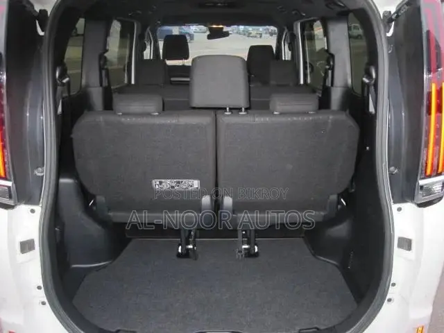 Toyota Noah 2021 Pearl