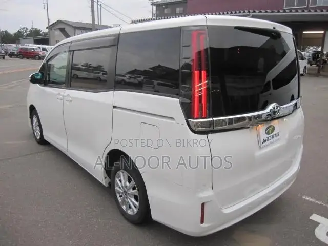 Toyota Noah 2021 Pearl