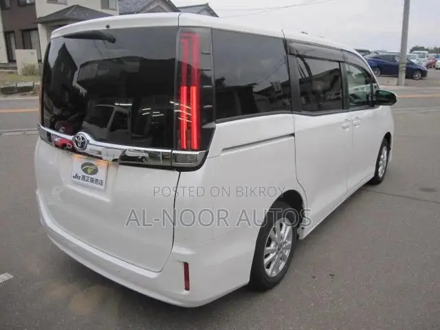 Toyota Noah 2021 Pearl