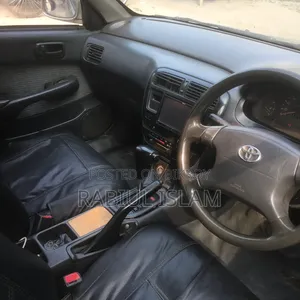 Toyota Carina 1995 Gold