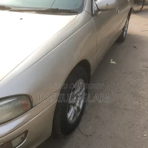 Toyota Carina 1995 Gold