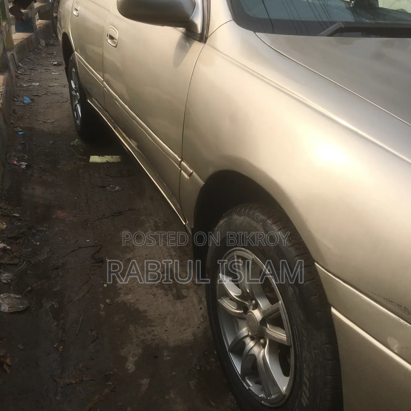 Toyota Carina 1995 Gold