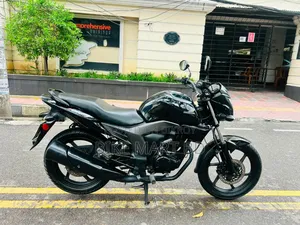 হোন্ডা সিবি ২০১৮ কালো