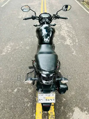 হোন্ডা সিবি ২০১৮ কালো