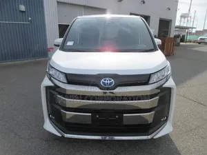 Toyota Noah 2022 White