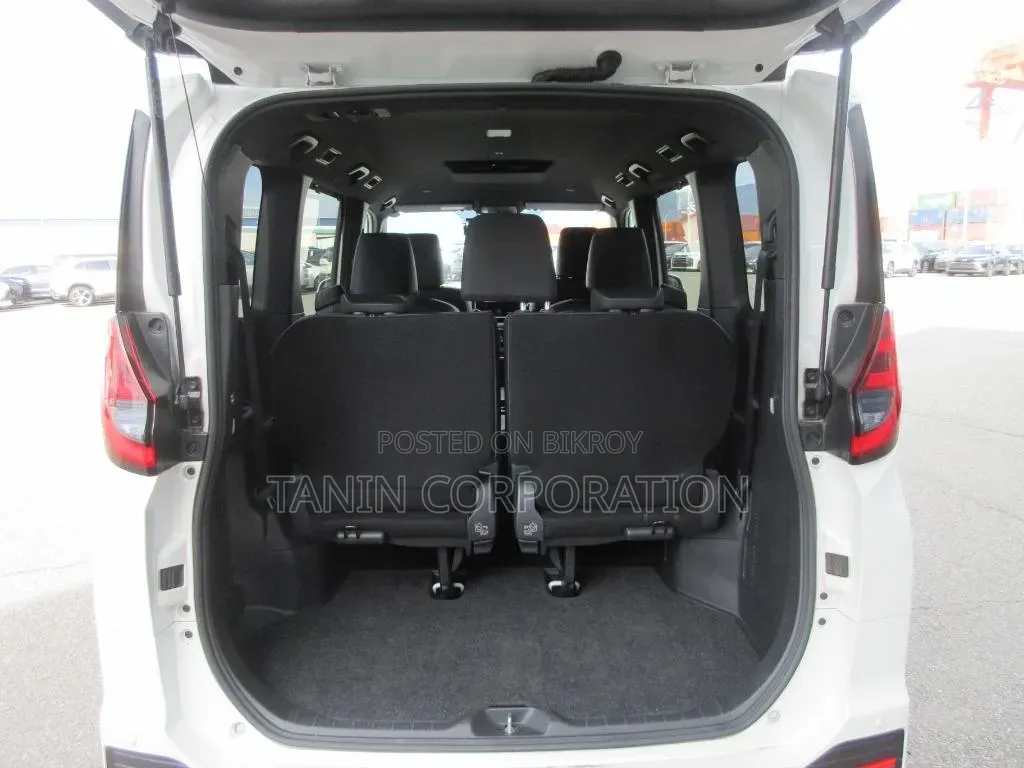 Toyota Noah 2022 White