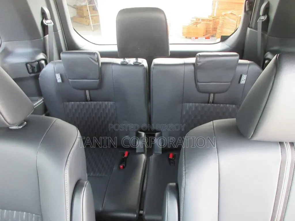 Toyota Noah 2022 White