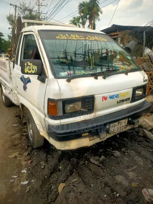 টয়োটা লাইটএইস পিক আপ ১৯৯৫ সাদা